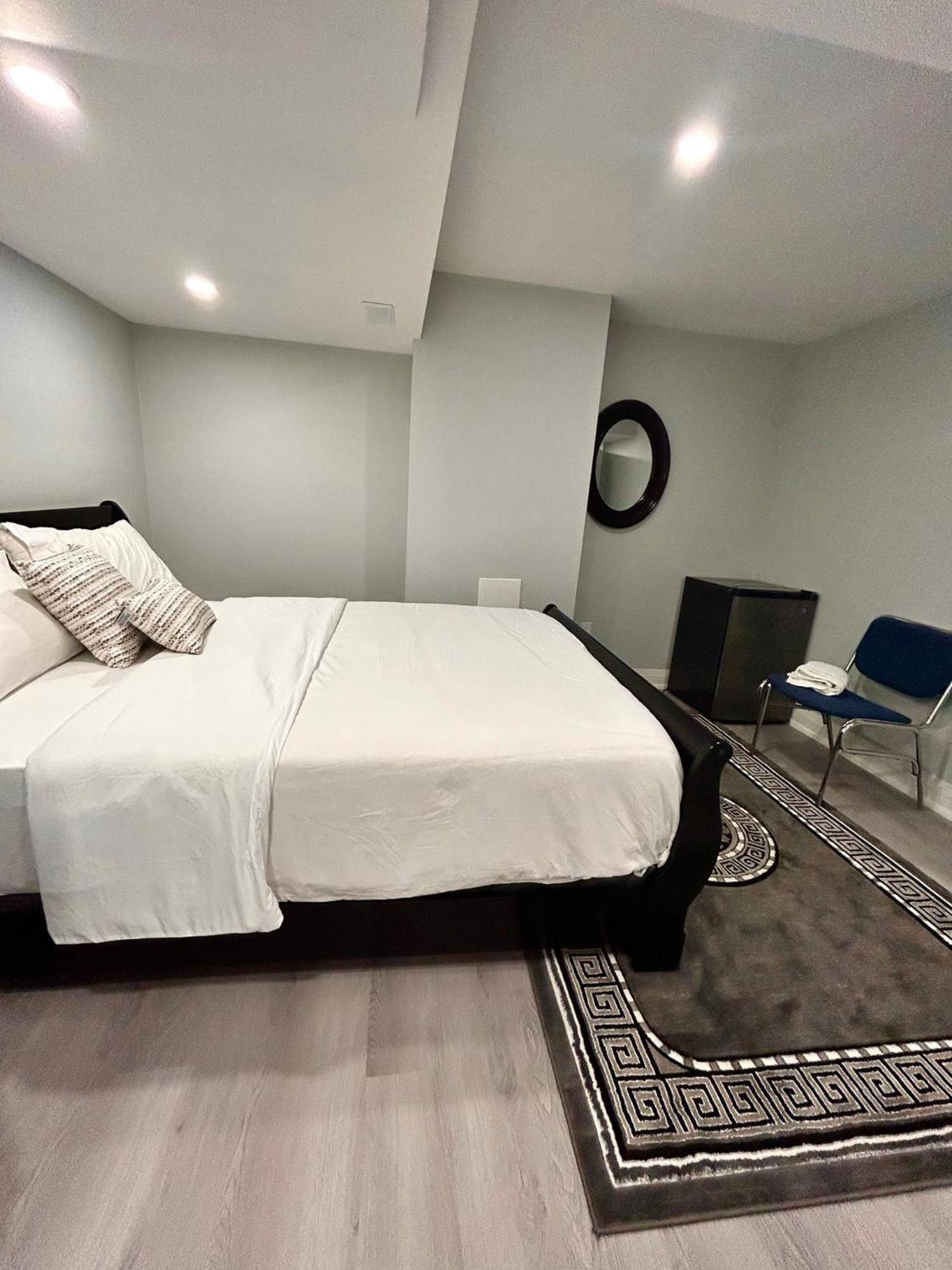 Apartment B 2 Bedroom Brampton Esterno foto