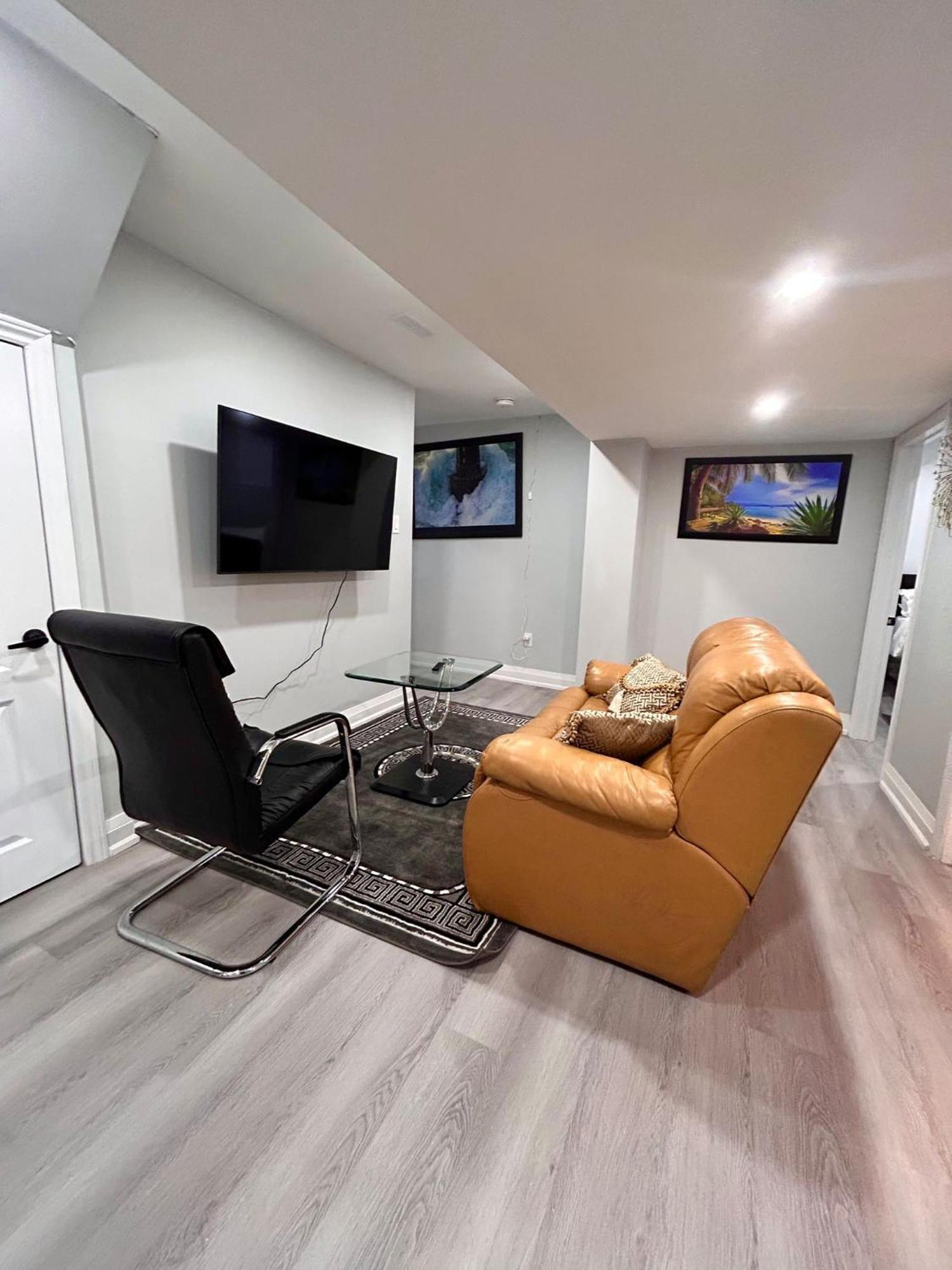 Apartment B 2 Bedroom Brampton Esterno foto